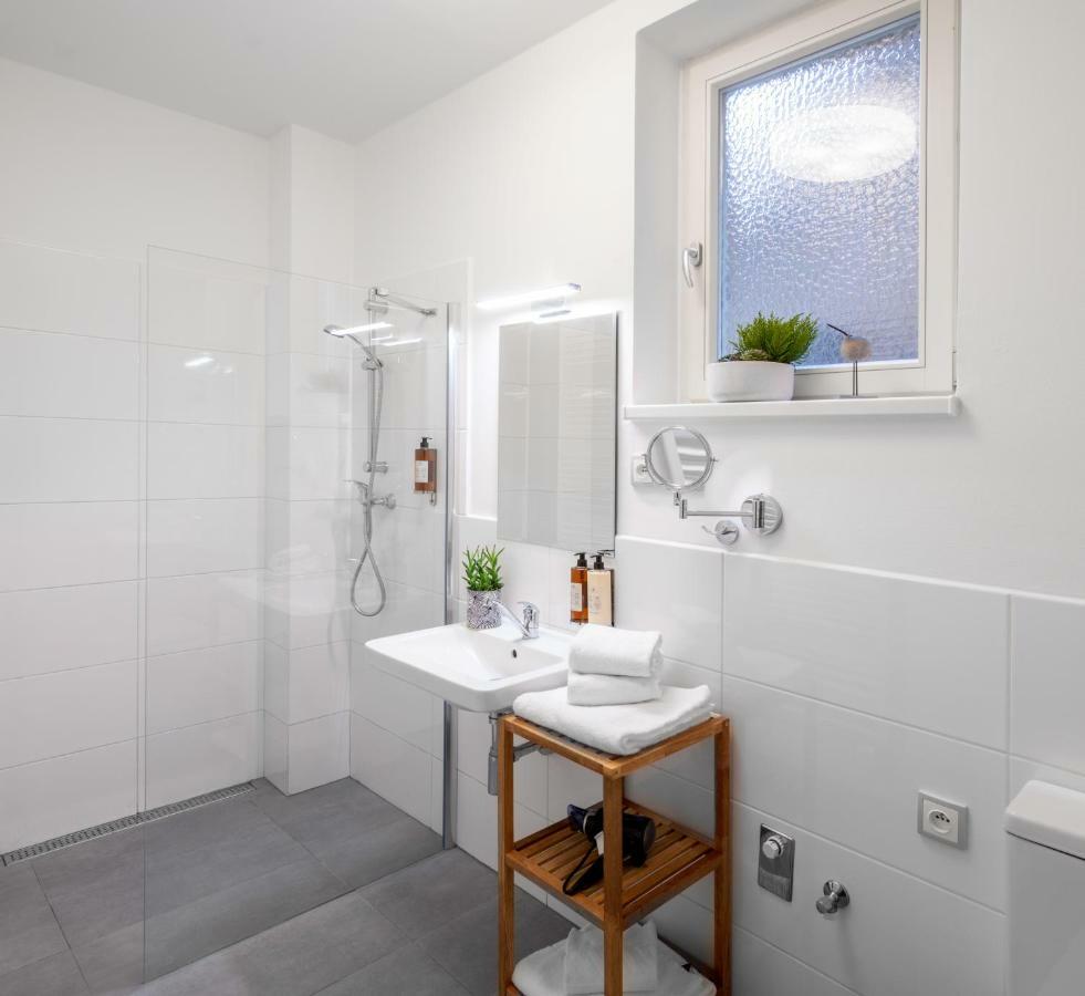 City Leaf Apartments Прага Экстерьер фото